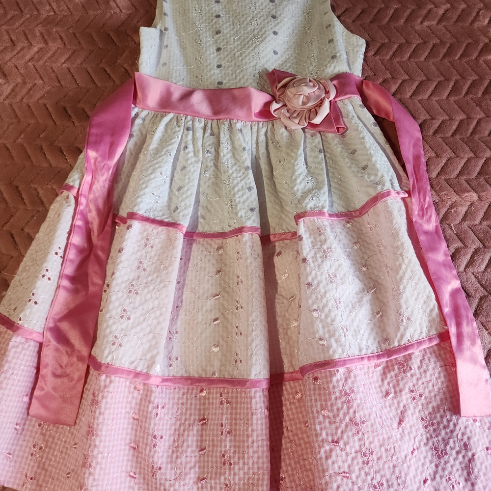 White and Pink Sleeveless Dress with Ribbon